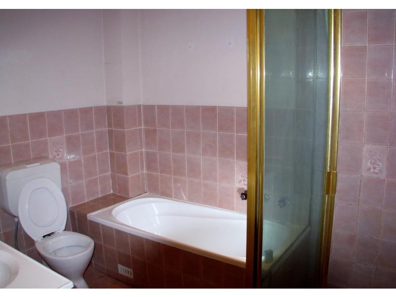 18/38 Memorial Ave, Merrylands NSW 2160