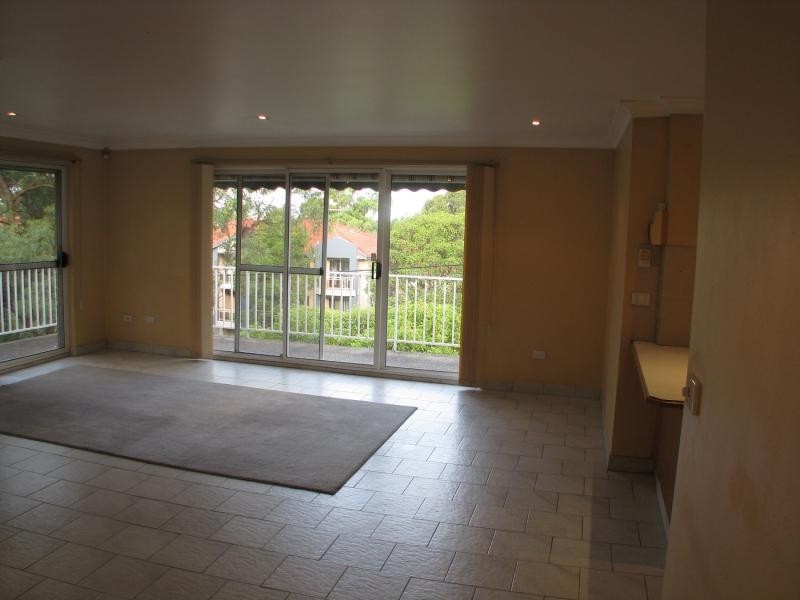 18/37-39 Memorial Ave, Merrylands NSW 2160