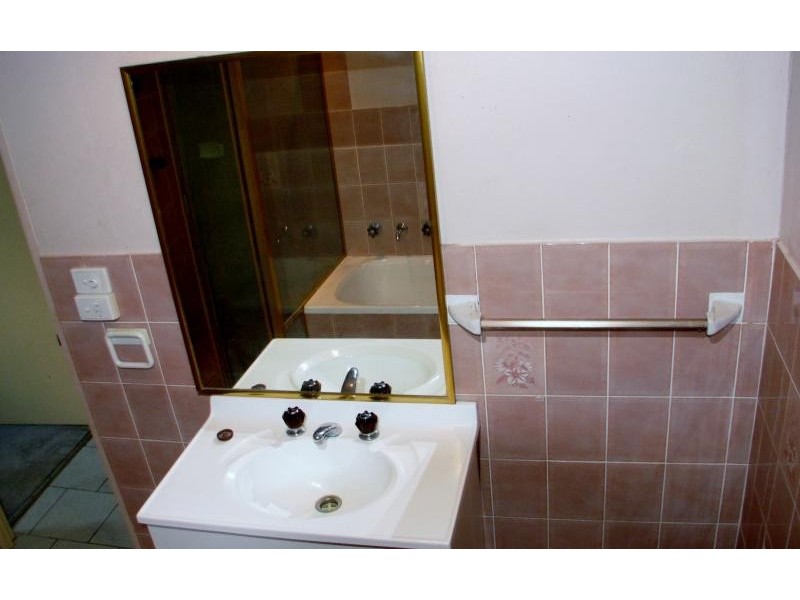 18/37-39 Memorial Ave, Merrylands NSW 2160