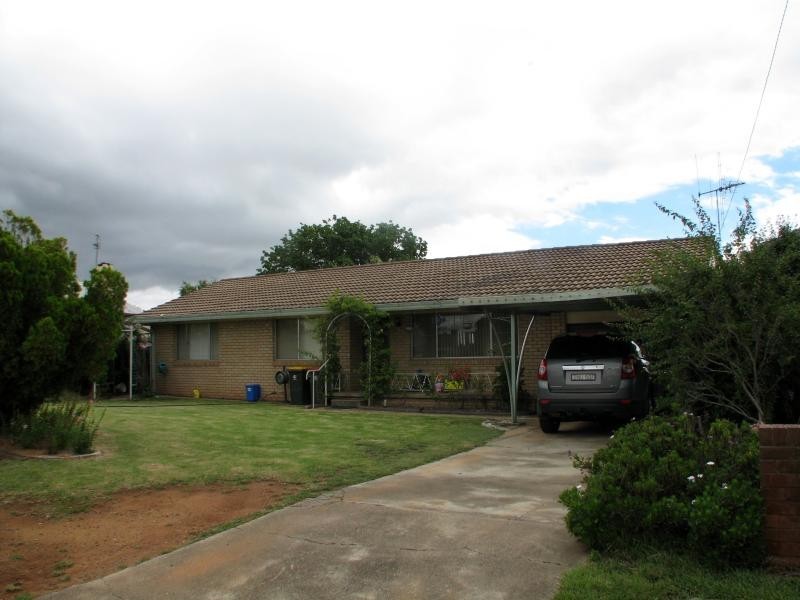 53 Belmore St, Canowindra NSW 2804