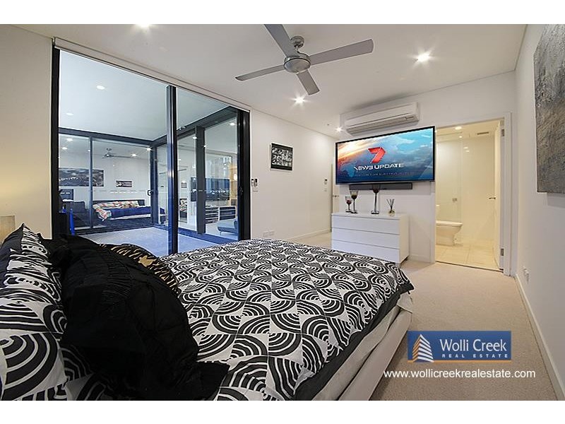 102/6 Discovery Point Pl, Wolli Creek NSW 2205