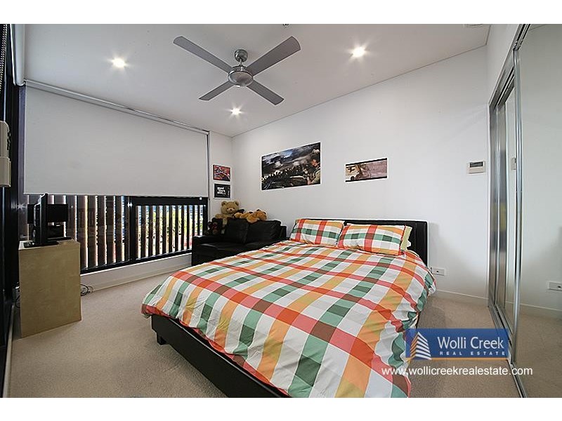 102/6 Discovery Point Pl, Wolli Creek NSW 2205