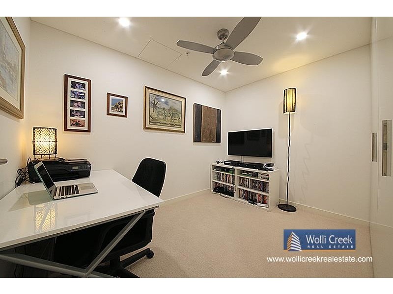 102/6 Discovery Point Pl, Wolli Creek NSW 2205