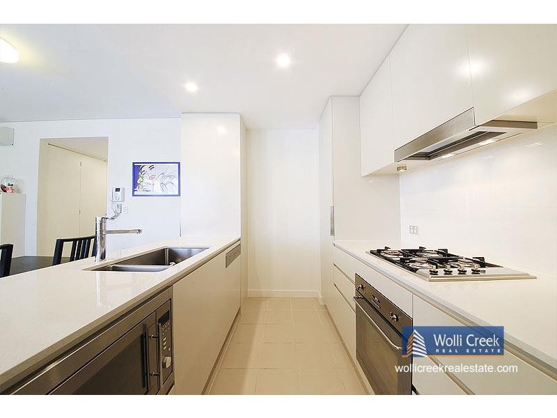 304/2 Discovery Point Pl, Wolli Creek NSW 2205