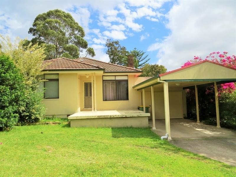 4 Robyn St, Revesby NSW 2212