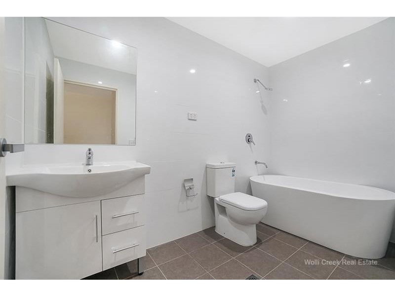 32/1 Browne Pde, Warwick Farm NSW 2170
