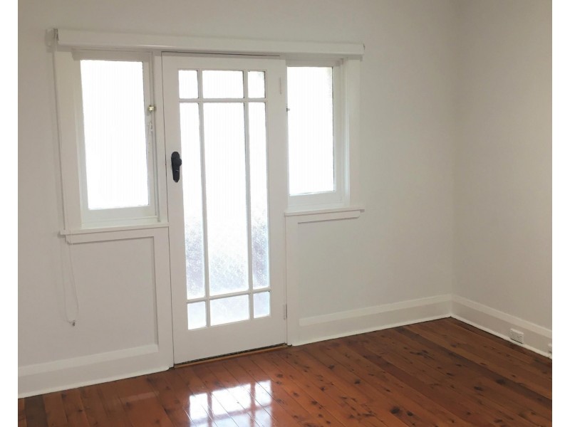 4 Collingwood Avenue, Earlwood NSW 2206