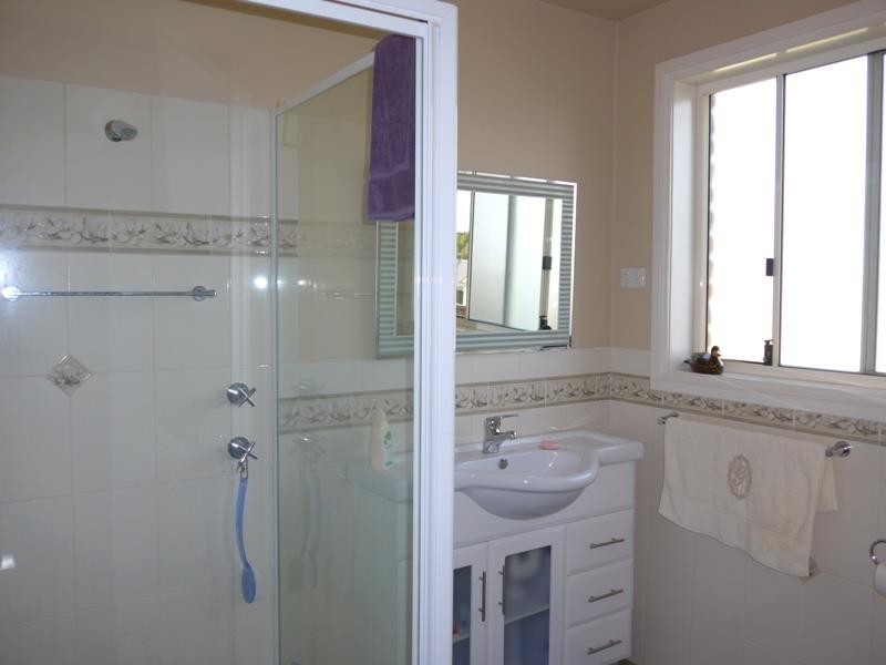 66 Kearneys Dr, Orange NSW 2800