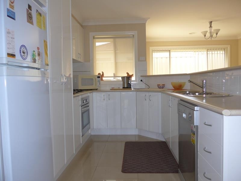 66 Kearneys Dr, Orange NSW 2800