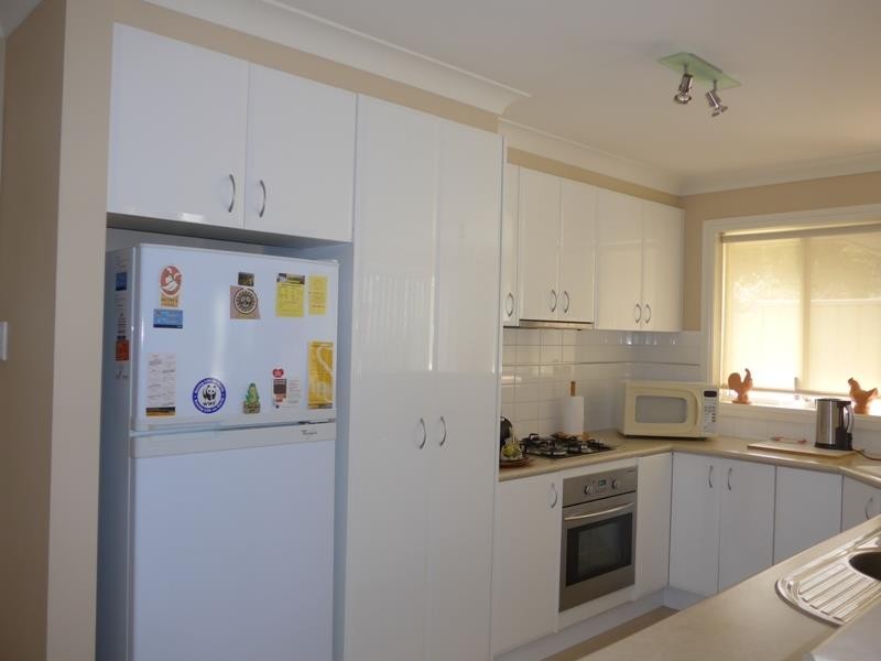 66 Kearneys Dr, Orange NSW 2800