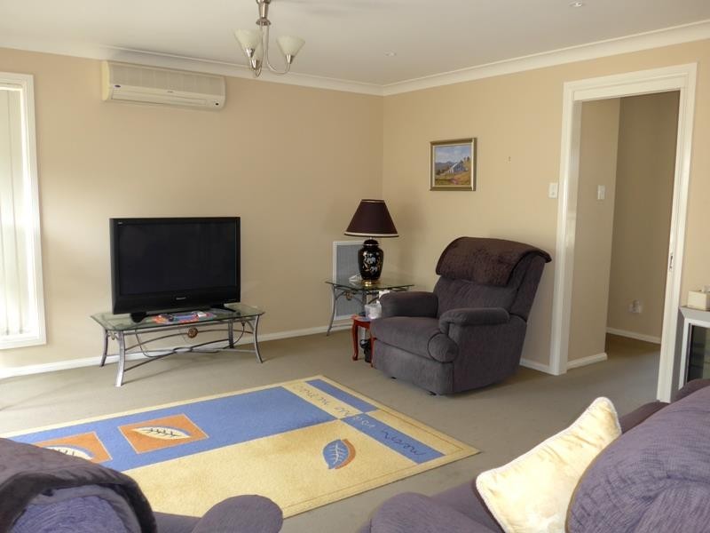 66 Kearneys Dr, Orange NSW 2800