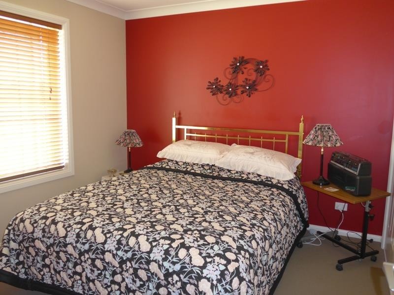 66 Kearneys Dr, Orange NSW 2800
