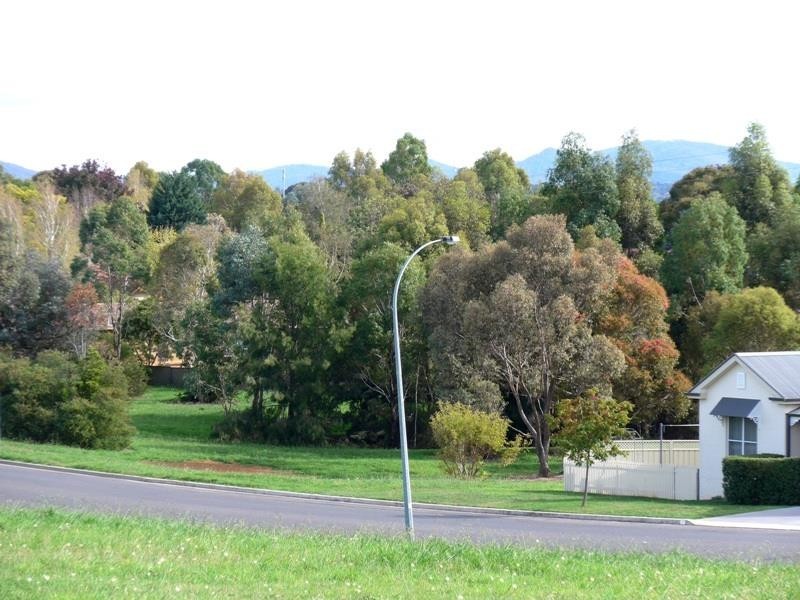 66 Kearneys Dr, Orange NSW 2800