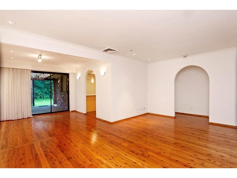 8 Loftus Rd, Pennant Hills NSW 2120