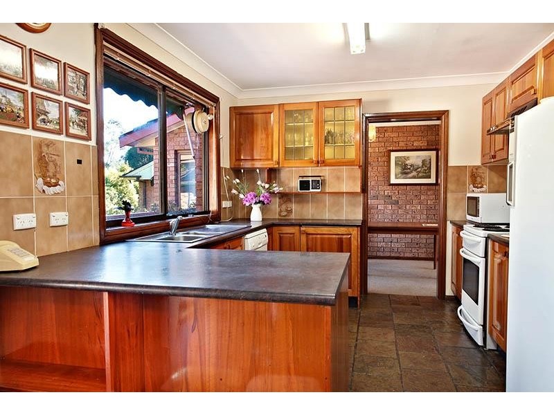 6 Thompson Cl, West Pennant Hills NSW 2125