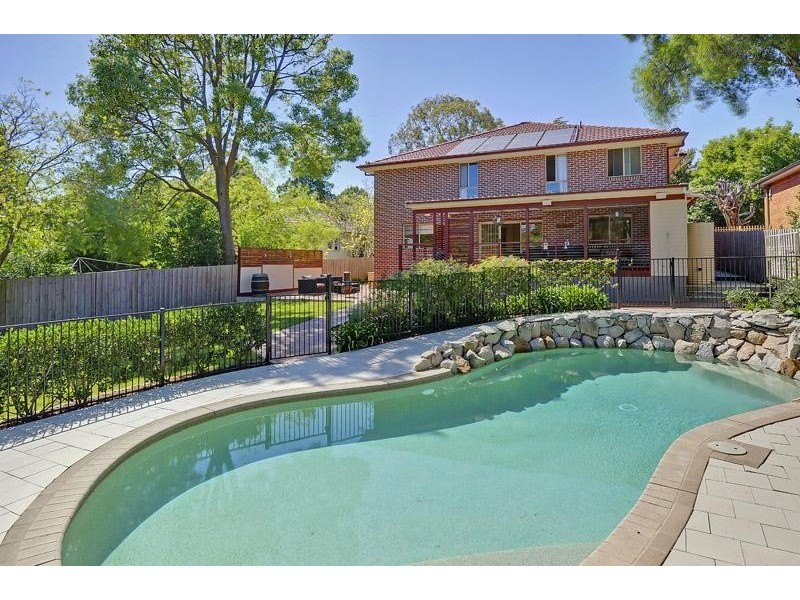 9 Vaughan Ave, Pennant Hills NSW 2120