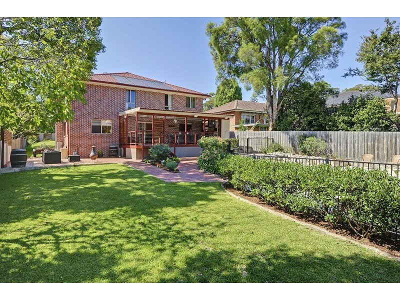 9 Vaughan Ave, Pennant Hills NSW 2120