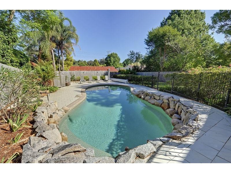 9 Vaughan Ave, Pennant Hills NSW 2120