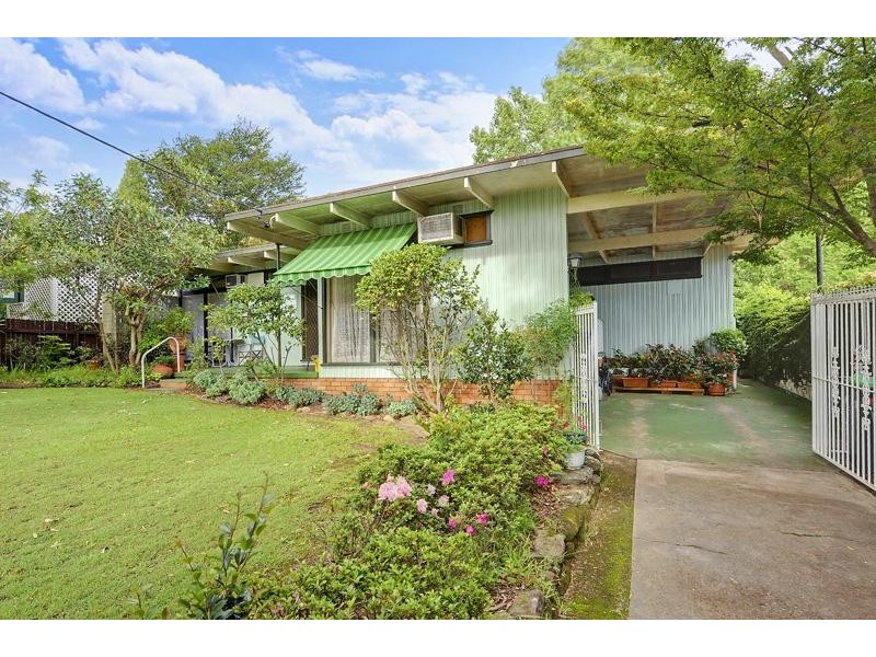 8 Leo Rd, Pennant Hills NSW 2120