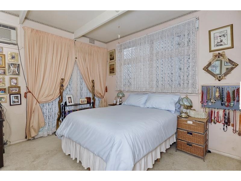 8 Leo Rd, Pennant Hills NSW 2120