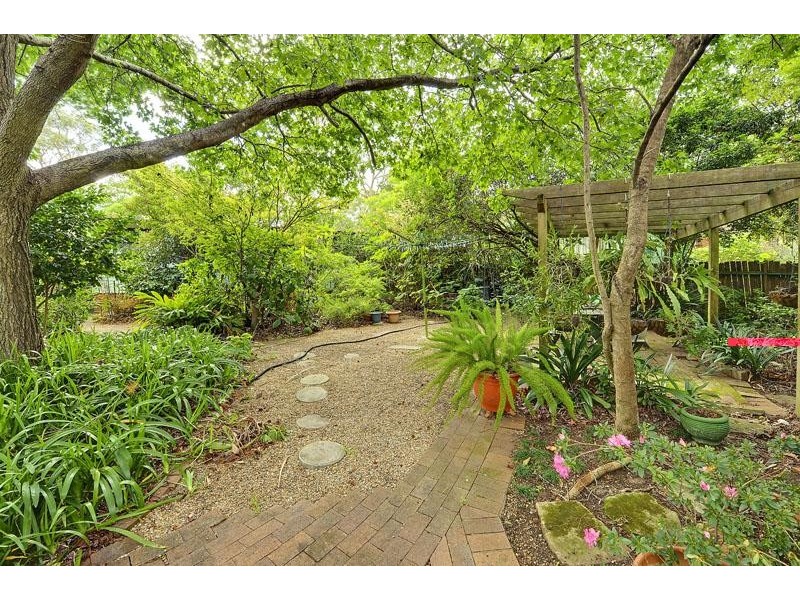 8 Leo Rd, Pennant Hills NSW 2120