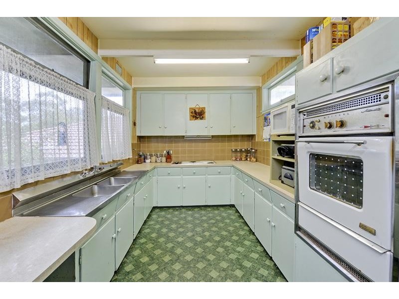 8 Leo Rd, Pennant Hills NSW 2120