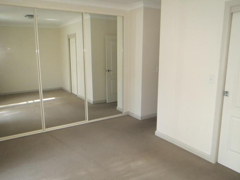 18/1-9 Eleanor St, Rosehill NSW 2142