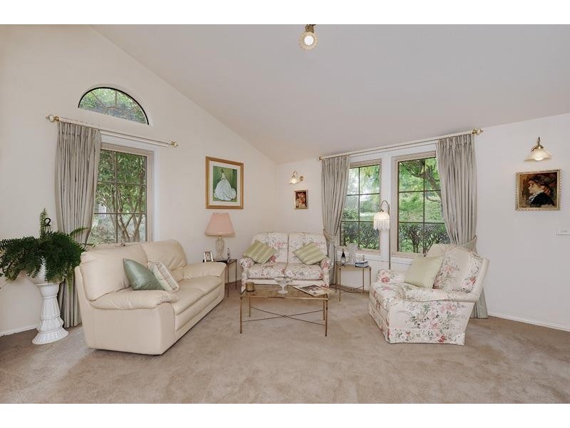 2 Earls Ct, Cherrybrook NSW 2126