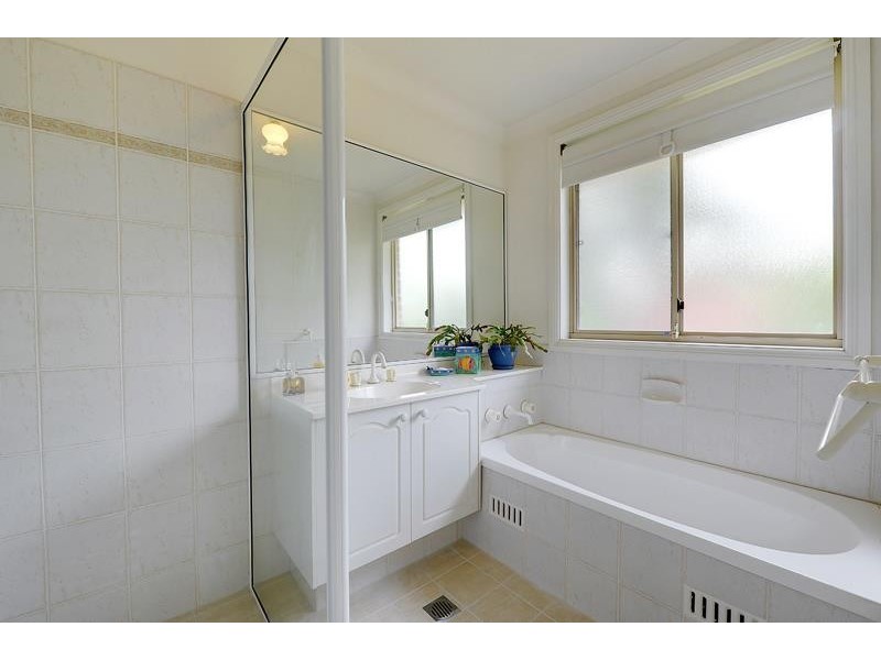 2 Earls Ct, Cherrybrook NSW 2126