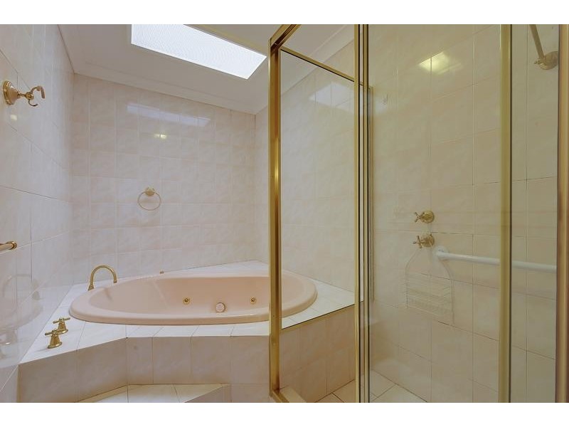 12 Fulbourne Ave, Pennant Hills NSW 2120