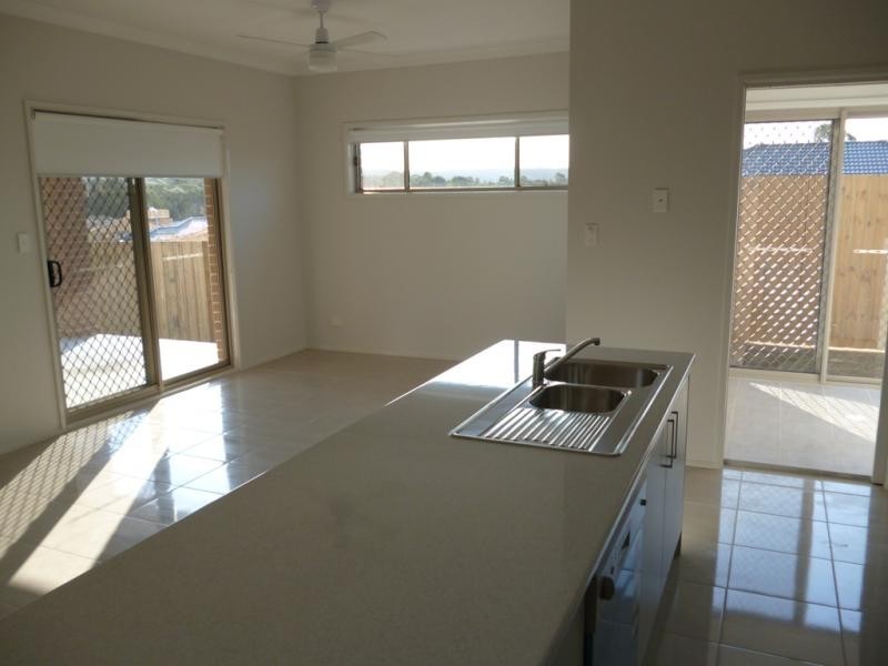 18 Rosecrea Ct, Glenmore Park NSW 2745