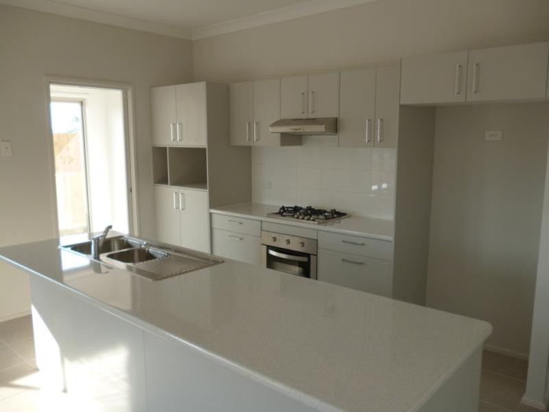 18 Rosecrea Ct, Glenmore Park NSW 2745