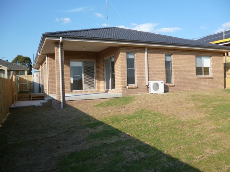 18 Rosecrea Ct, Glenmore Park NSW 2745