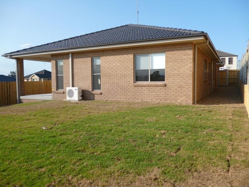 18 Rosecrea Ct, Glenmore Park NSW 2745