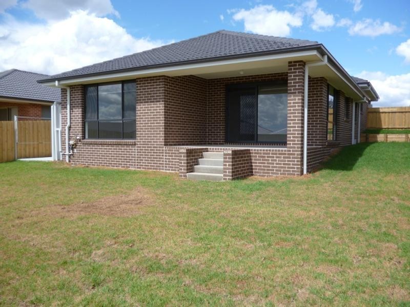20 Adams Cct, Elderslie NSW 2570