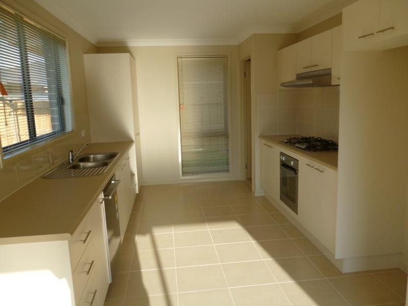 32 Lidell St, Oakhurst NSW 2761