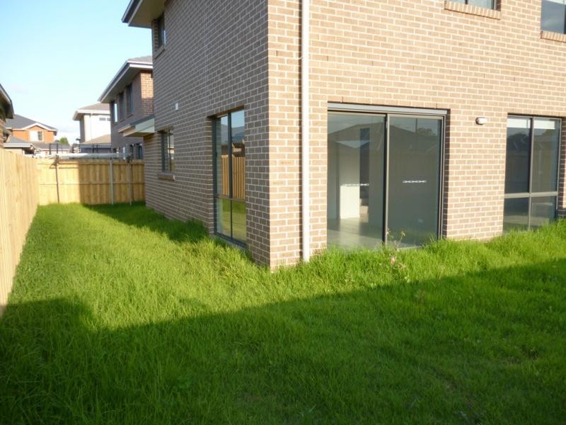 32 Lidell St, Oakhurst NSW 2761