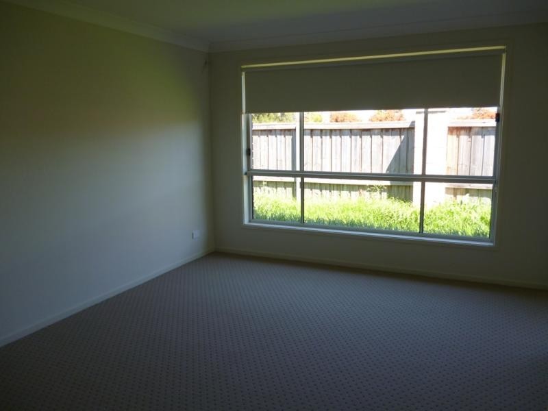 12 Lidell St, Oakhurst NSW 2761