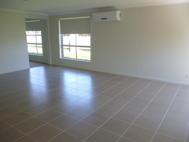 12 Lidell St, Oakhurst NSW 2761