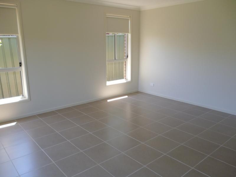 12 Lidell St, Oakhurst NSW 2761