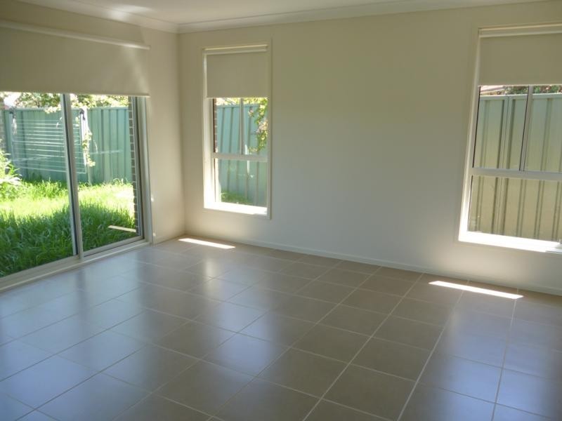 12 Lidell St, Oakhurst NSW 2761