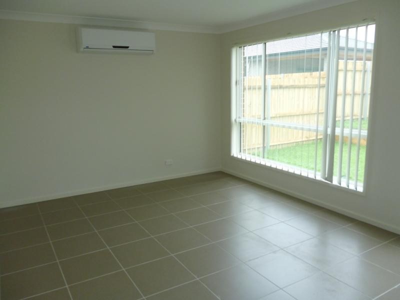 23 Ingleburn Gardens Dr, Ingleburn NSW 2565