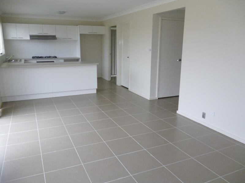 23 Ingleburn Gardens Dr, Ingleburn NSW 2565