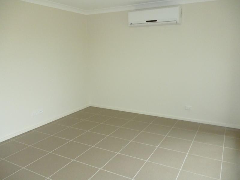 23 Ingleburn Gardens Dr, Ingleburn NSW 2565