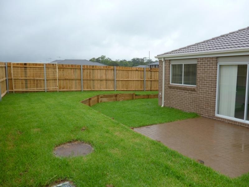 23 Ingleburn Gardens Dr, Ingleburn NSW 2565