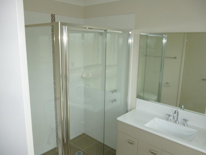 23 Ingleburn Gardens Dr, Ingleburn NSW 2565