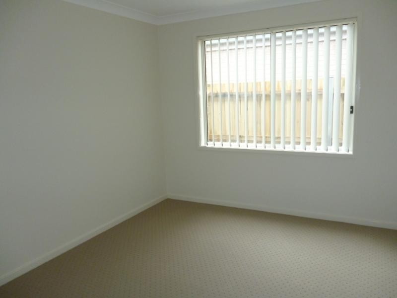 23 Ingleburn Gardens Dr, Ingleburn NSW 2565