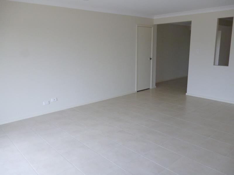 16 Ingleburn Gardens Dr, Ingleburn NSW 2565