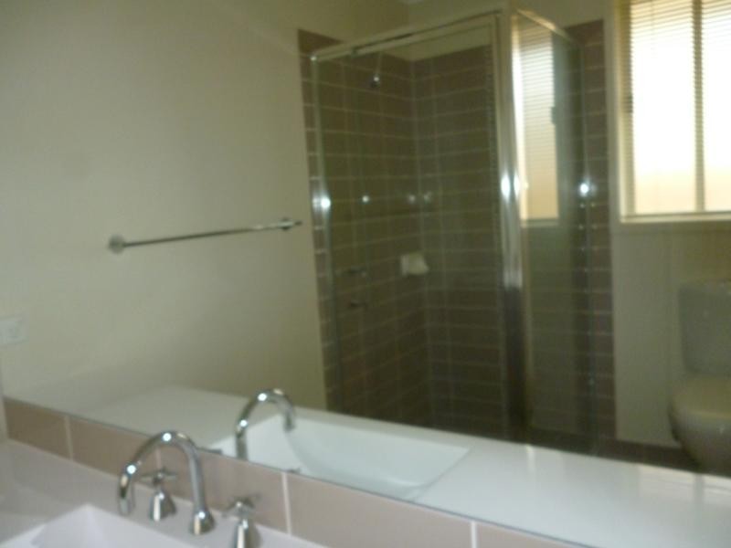 16 Ingleburn Gardens Dr, Ingleburn NSW 2565