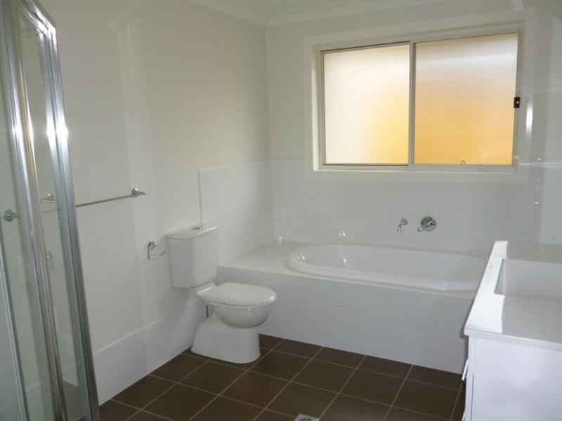 51 Adams Cct, Elderslie NSW 2570